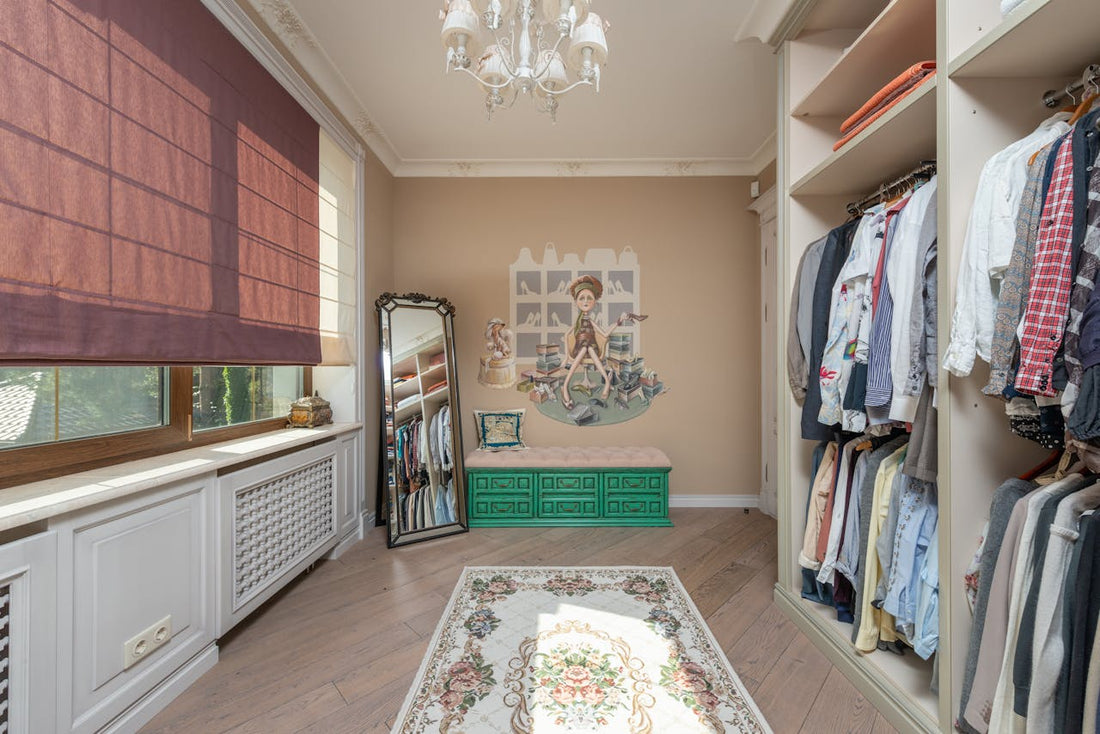 L'Art de la Simplicité  Composer une Garde-Robe Capsule de Luxe (10 Pièces Essentielles)