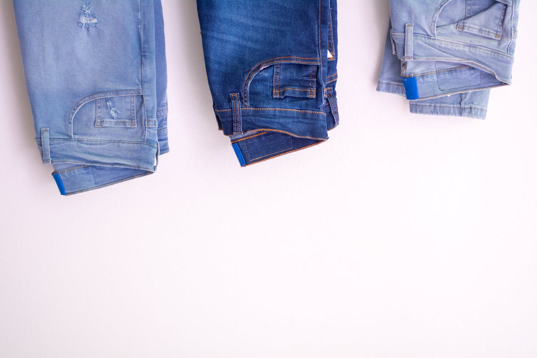 Le Pantalon Tailleur  Comment le Porter pour un Style Moderne (et les Coupes à Adopter en 2026)