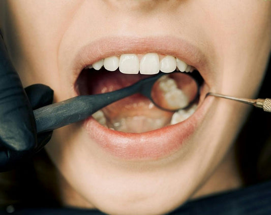 Mauvaise Haleine et Dents qui se déchaussent  Remèdes Naturels