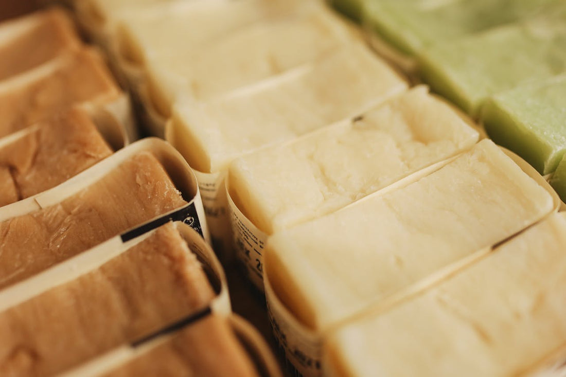 Pourquoi trop de savon abîme votre peau et votre immunité