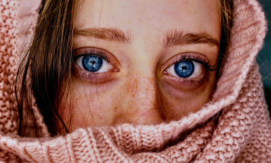 L'acné en hiver : Nos conseils de soins de la peau pour une peau radieuse